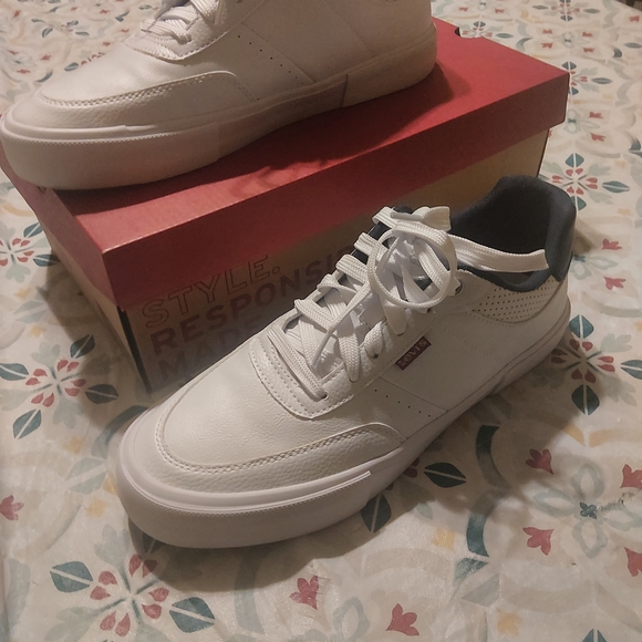 Men's White and Brown Sneakers - Picture 6 of 7